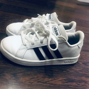 🖤Adidas Original- Little Kid Size🖤